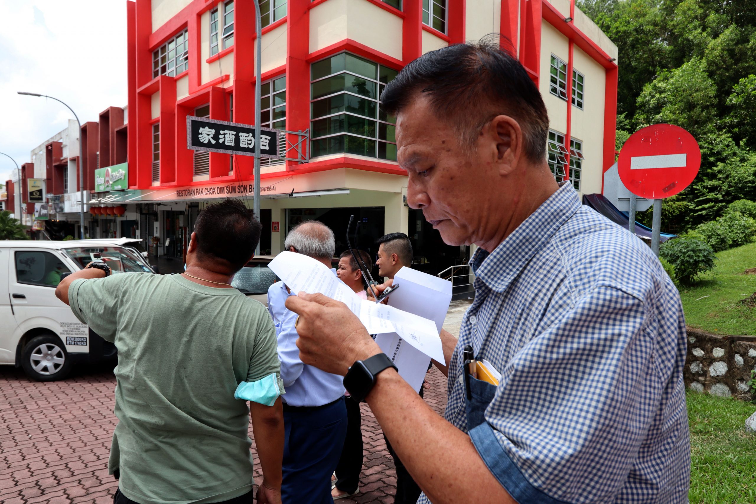 取代//：森华堂粉刷理事会议而不决，李典和：对领导层感失望