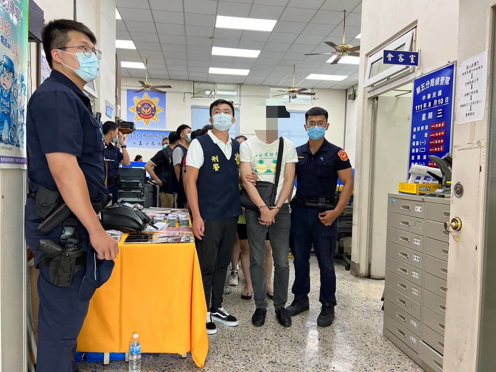 台警破南部最大卖淫集团 捕34人包括大学生