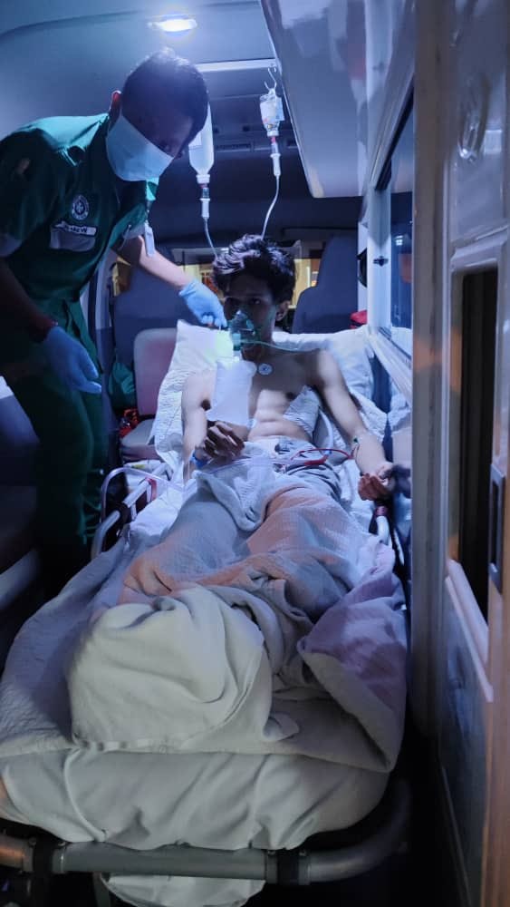 吸电子烟导致气胸送院!大学生:死过一次不敢再吸了