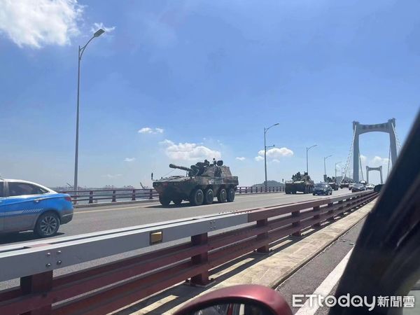 外媒就有居民看见厦门出现装甲车提问 华春莹回应亮了