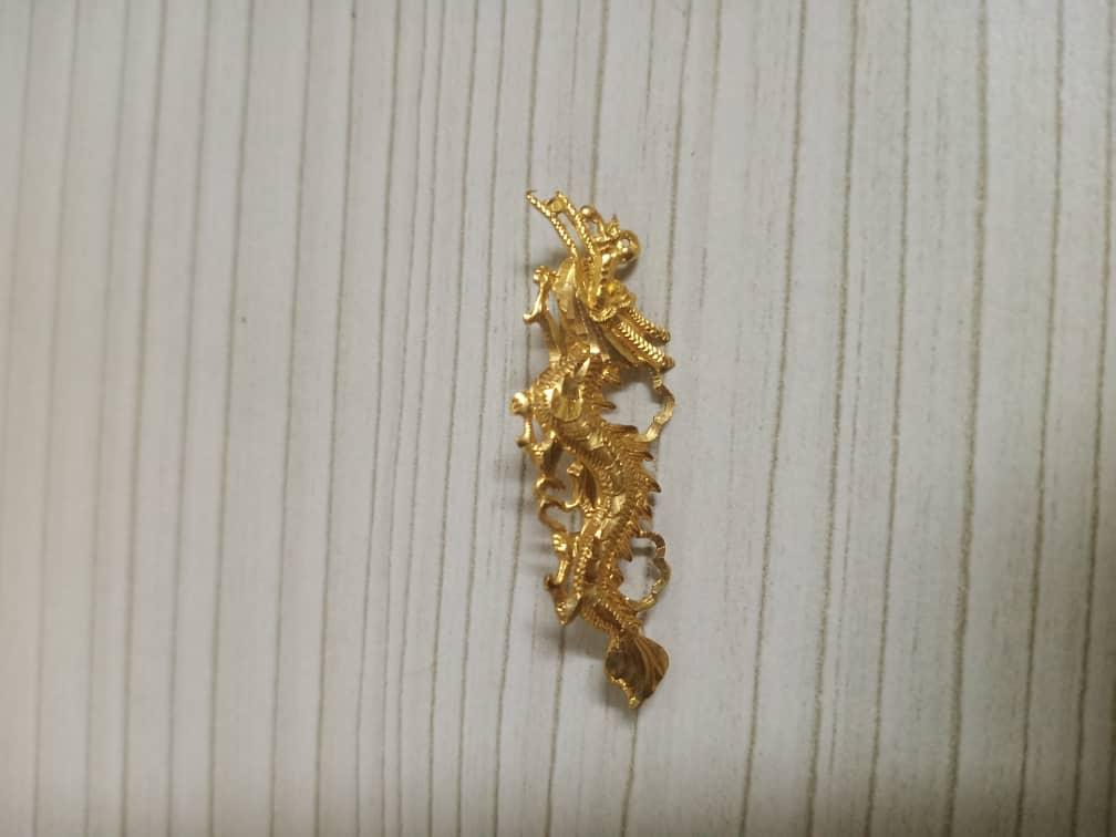 外甥烂赌欠债 竟偷走阿姨逾7万令吉金饰