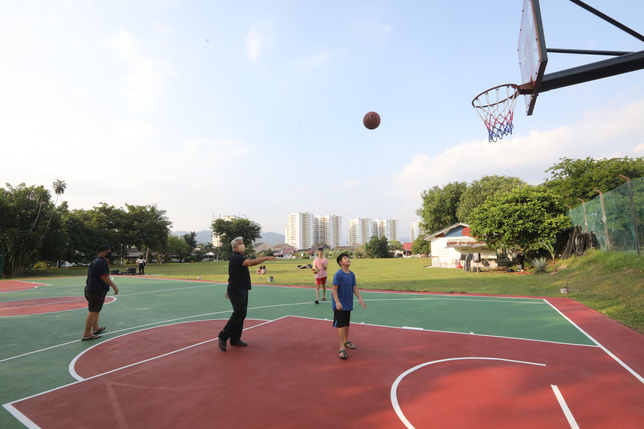 大都会 / 余深恩PC:篮球场得到提升