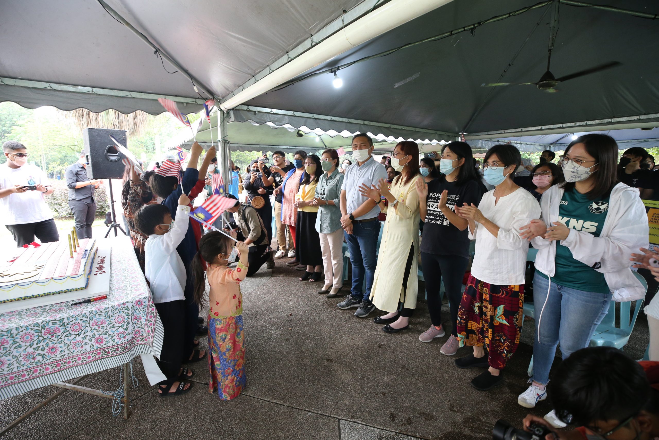 大都会/家庭前线组织妈妈们庆国庆日/5图