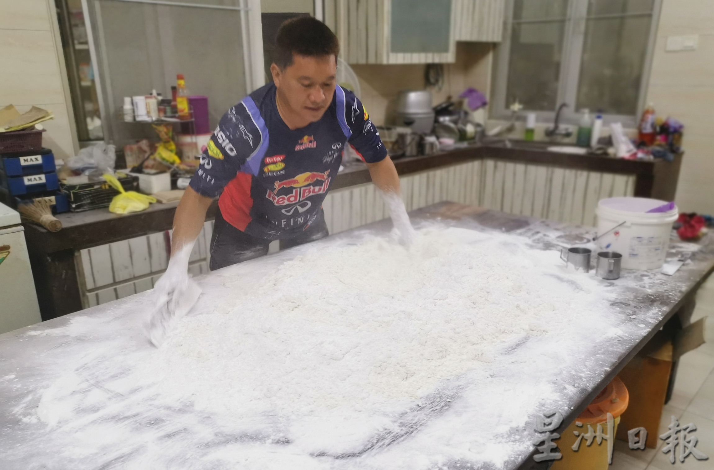 大霹雳封底主文／【人气美食】★8月28日刊登／／福州“老鼠饼”应节人气美食