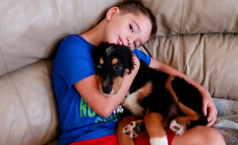 妈妈病发险溺死 全赖10岁男童救母2