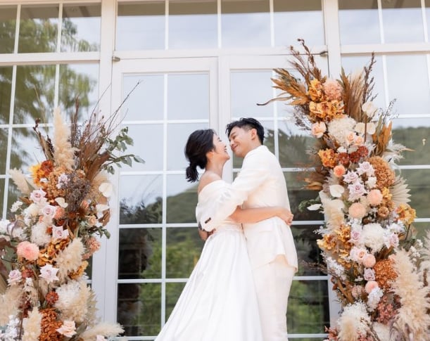 威廉甜娶卓君泽 收阿纬逾万红包