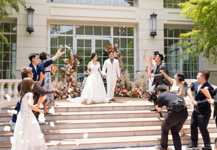 威廉甜娶卓君泽 收阿纬逾万红包