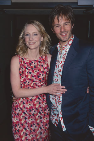 安妮希治车祸身亡 家属忍痛拔管器捐