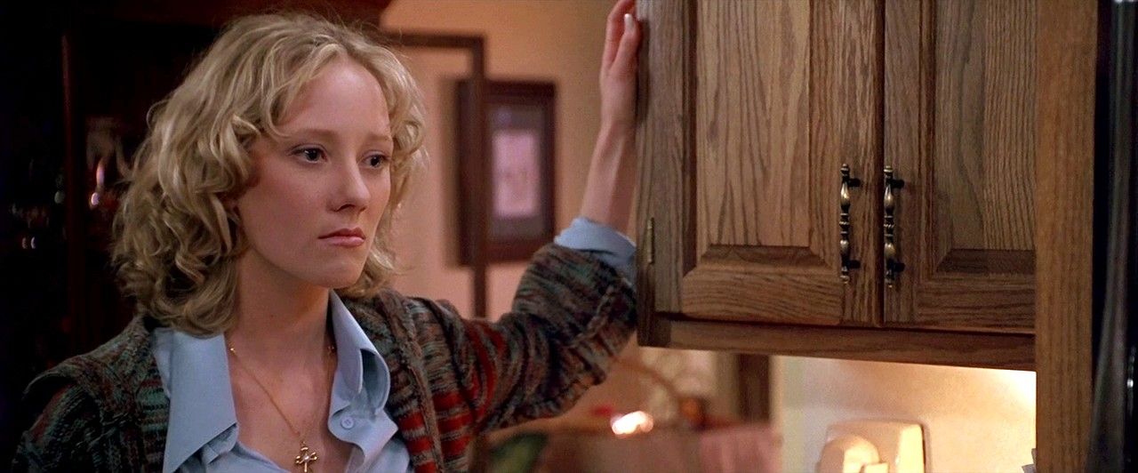 安妮希治车祸身亡 家属忍痛拔管器捐