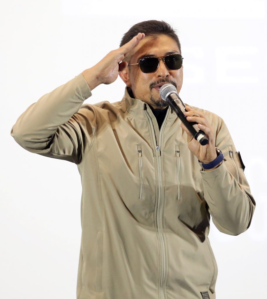 导演喊拍系列竟遭“抗议” 阿哲太帅被设计成独眼龙