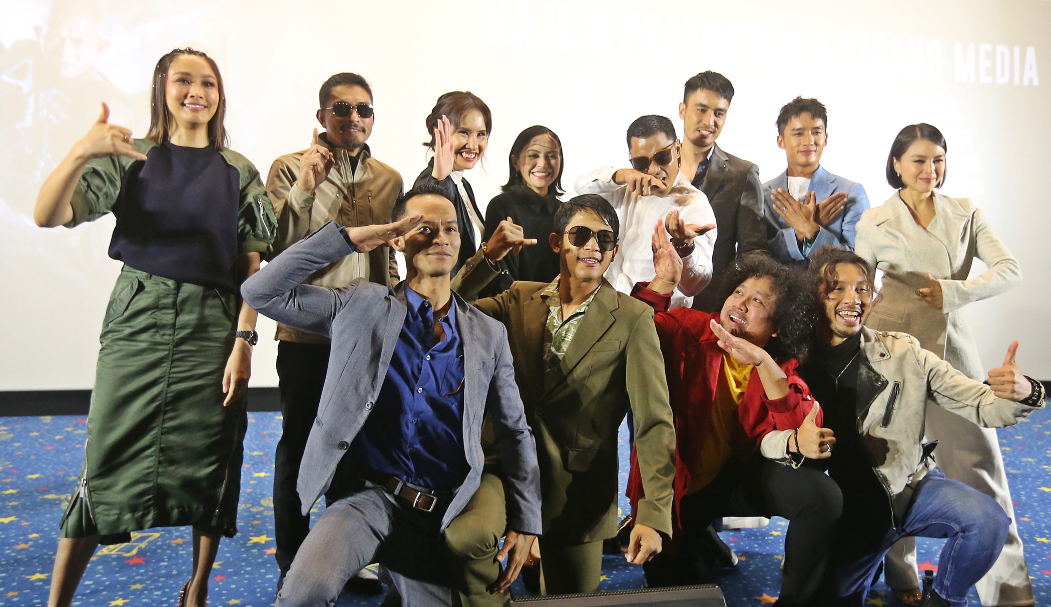 导演喊拍系列竟遭“抗议” 阿哲太帅被设计成独眼龙