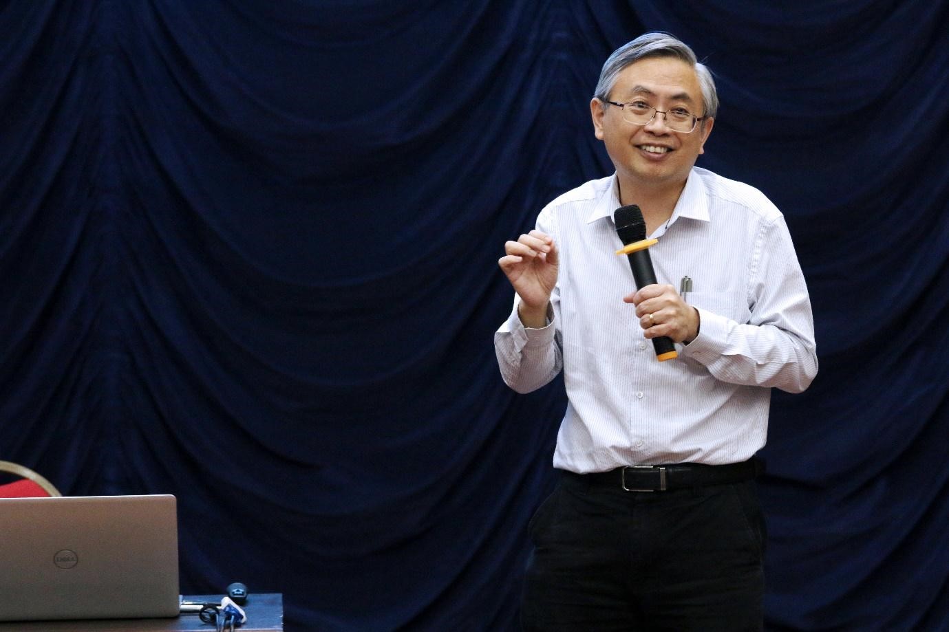 尤芳达:适应能力终身学习 学校应培养学生2技能