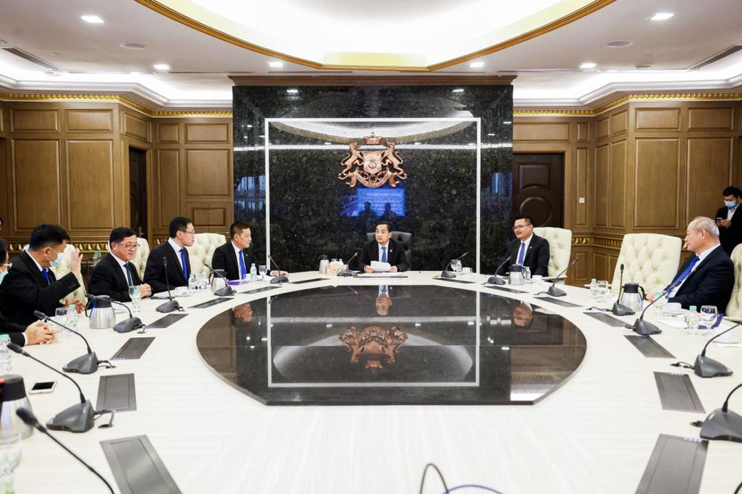 确保柔经济持续繁荣为共识，大臣与柔中总热络交流