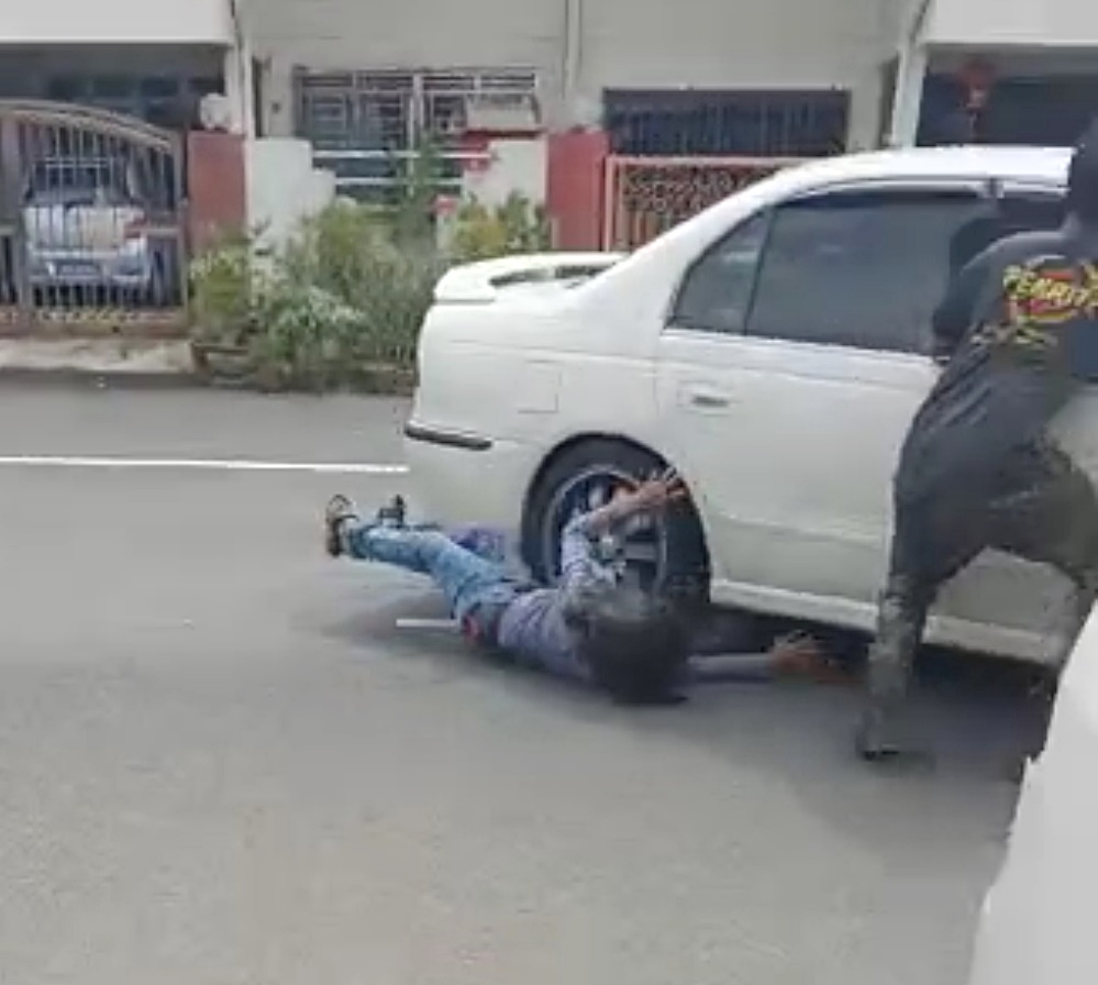 修车后拒付款逃跑男子已落网, 警以持械伤人角度查案