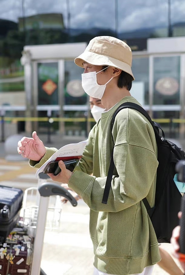 张栋樑出关现身云南  实锤录《星星的约定》