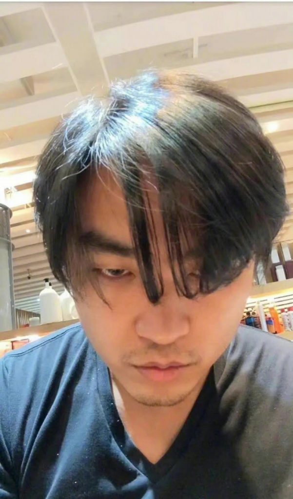 微博炸锅！ 李立群儿惊吐“李家永远反共”