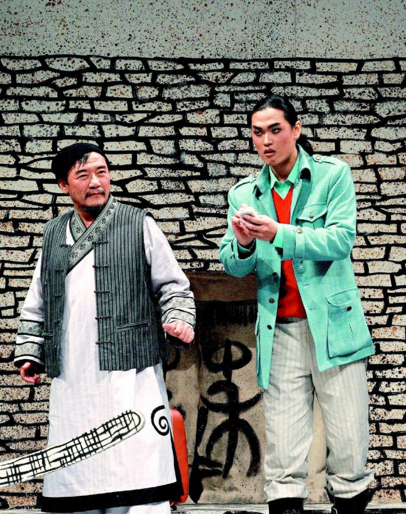 微博炸锅！ 李立群儿惊吐“李家永远反共”