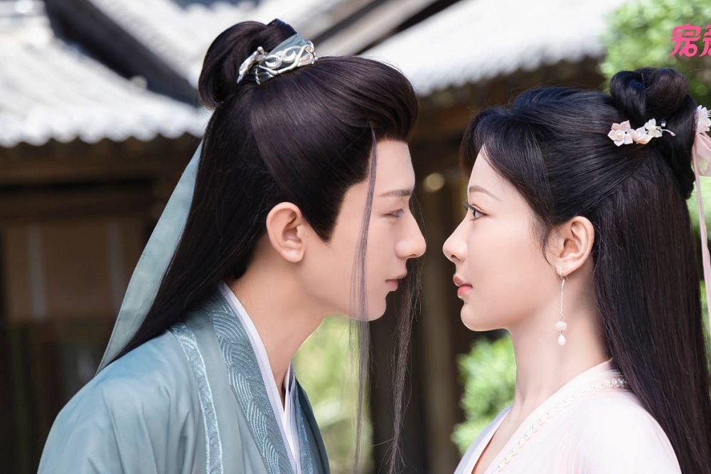 成毅与杨紫合体直播气氛冷　网轰《沉香如屑》CP感全毁	