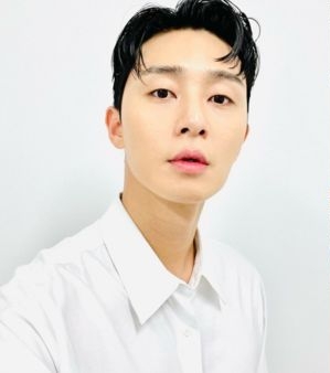  拍动作戏出意外 “最强小三”韩韶禧脸部受伤急送医	