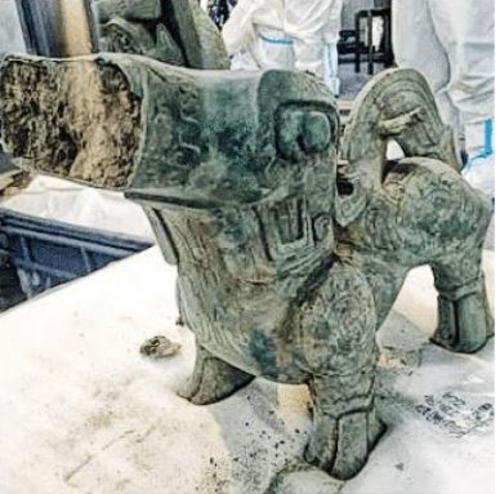 拼盘 未签 三星堆出土「一米神兽」 迄今最大