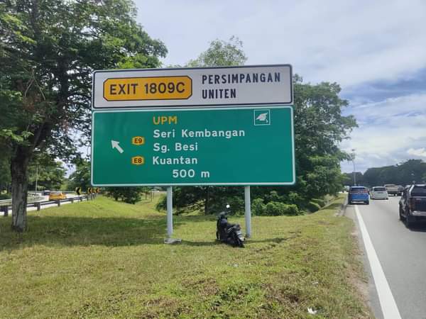 摩托车转换车道与罗里碰撞·骑士的妻子抢救后伤重不治