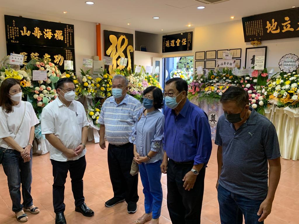 政经文教界陆续向颜文龙致祭