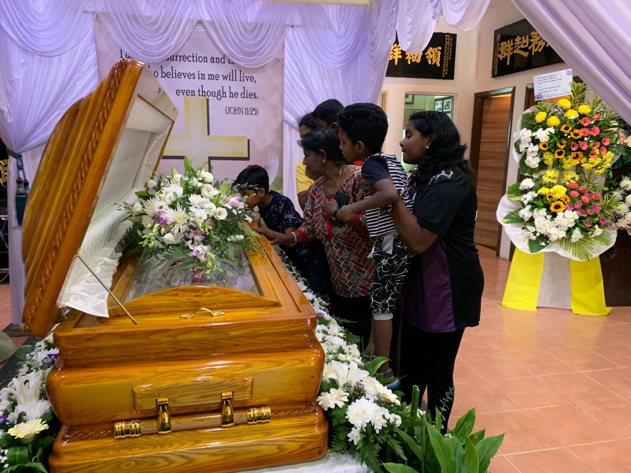 政经文教界陆续向颜文龙致祭