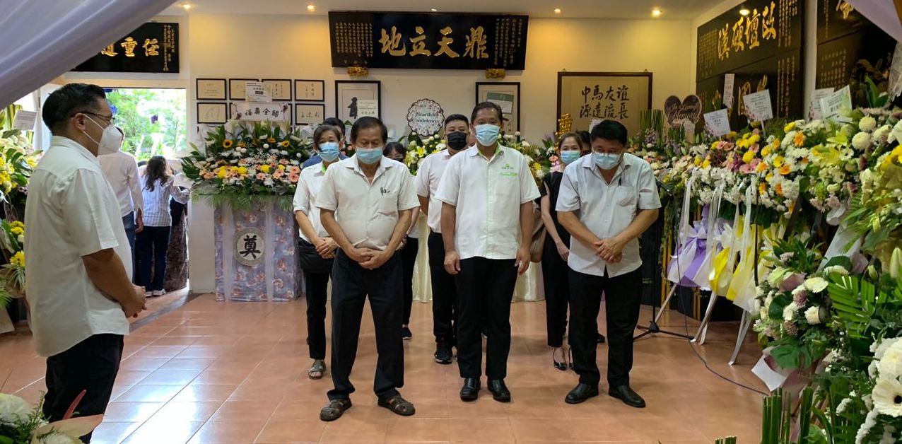 政经文教界陆续向颜文龙致祭