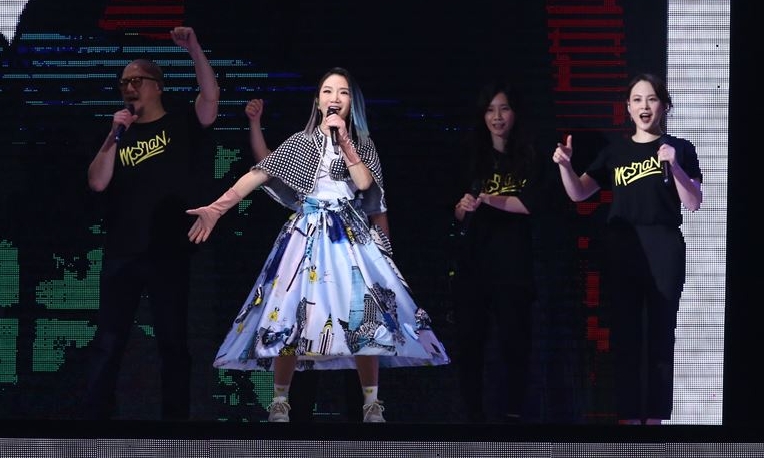 晒李李仁泪满眶照  陶子父亲节长文告白老公