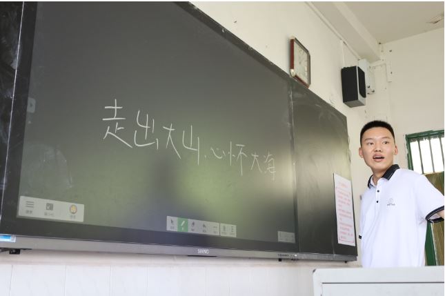 肌肉萎缩男孩圆梦清华：选择学医是希望能帮助到更多的人