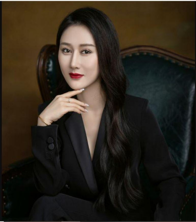 暗示郭碧婷才是第三者？小胡静：更早认识向佐	