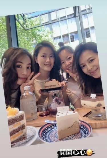 未受抵制风波影响 蔡依林约闺蜜聚会