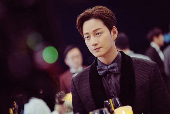 李欣霓/《再婚上流》围城里的自我拯救