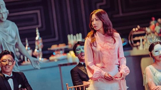 李欣霓/《再婚上流》围城里的自我拯救