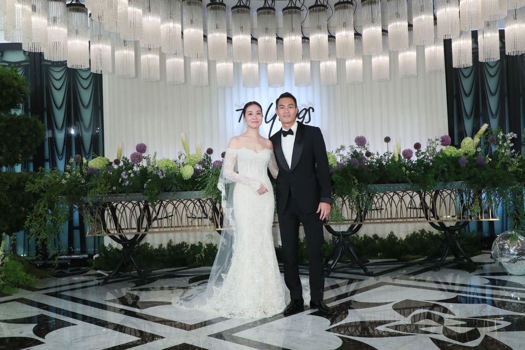 杨祐宁补办婚宴    放话拚生“橄榄球队”