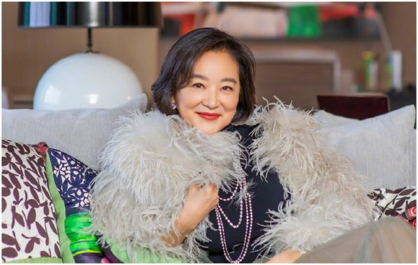 林青霞与粉丝搞笑互动 幽默玩梗“唯一的姐”