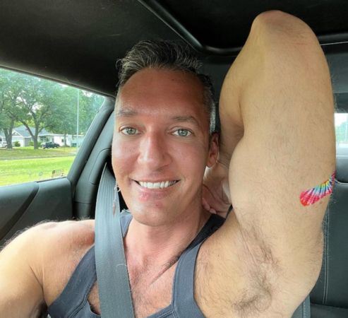 染猴痘“下巴长皮疹”病程照曝光 AV男优剧痛险昏倒:就像刀在刺