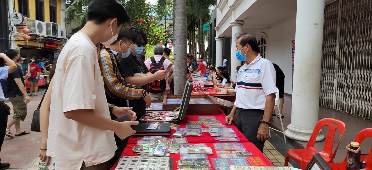 柔：文告：怀旧市集民众到老街寻古探新