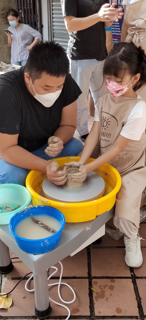 柔：文告：怀旧市集民众到老街寻古探新