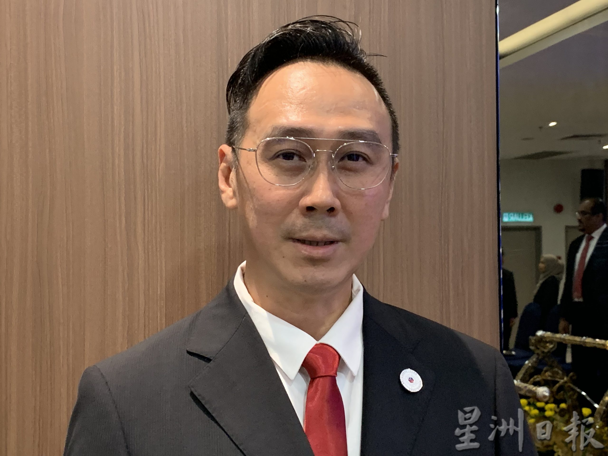 柔:新闻:共委24人 7来自马华 巴西古当23市议员宣誓
