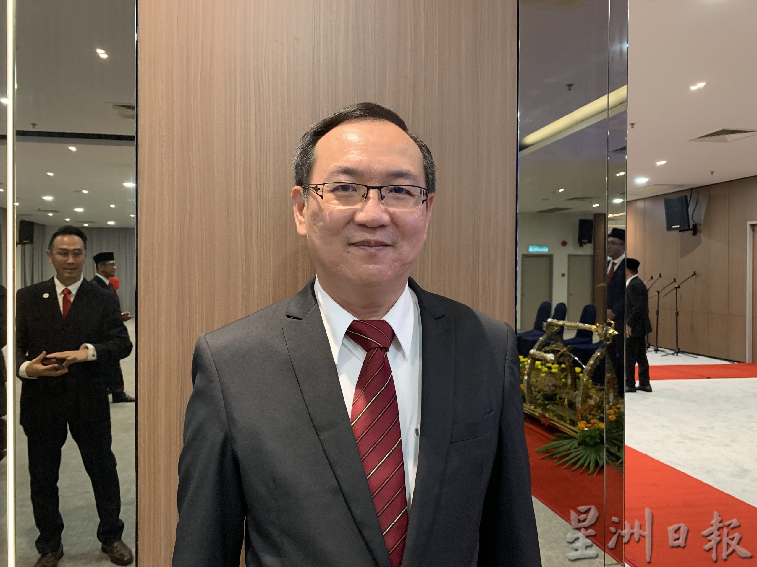 柔：新闻：共委24人 7来自马华  巴西古当23市议员宣誓