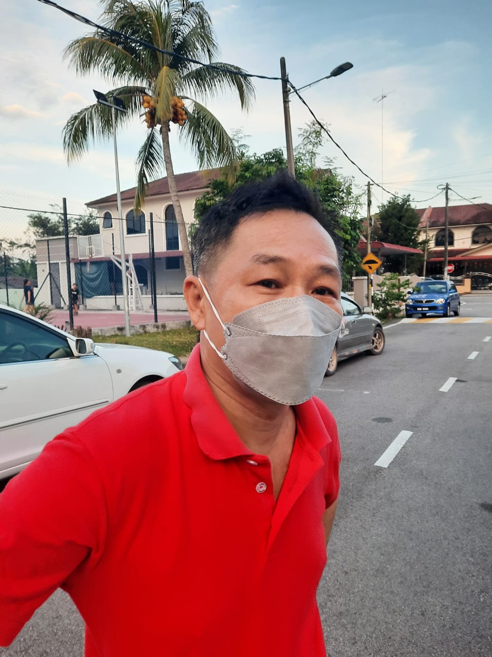 柔:民生特工队:住宅区旁竹子丛生,刮风下雨时折断