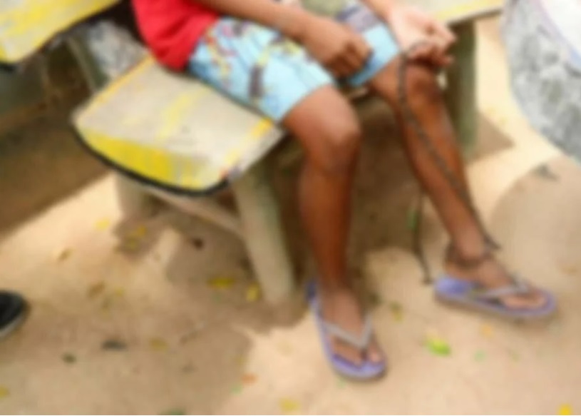 棒打11岁孙女还铁链绑脚!爷爷奶奶:不想她再被强奸