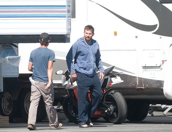 毕利谷柏撞脸通缉犯  引发粉丝轰动