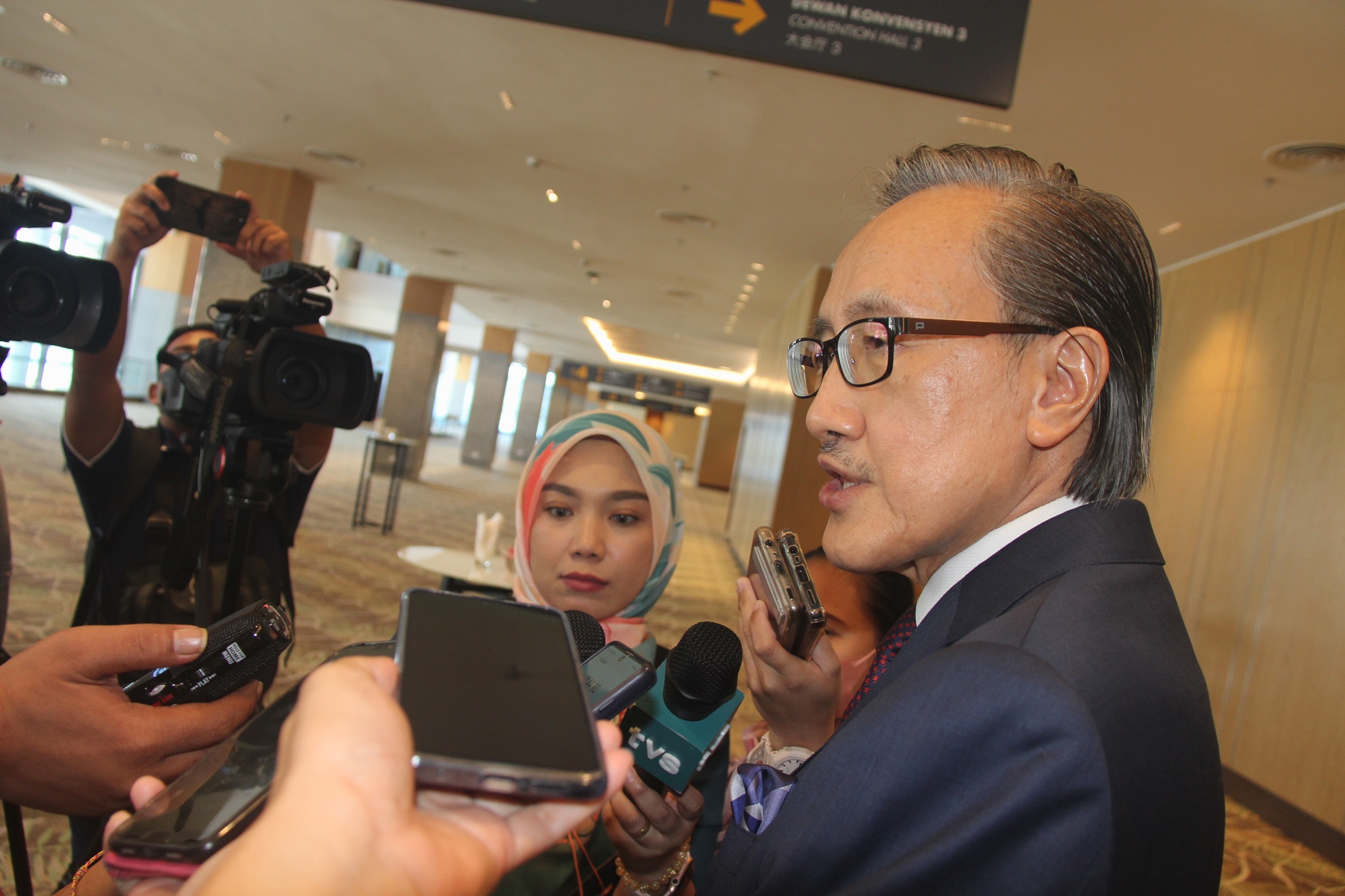 沙无意废除西马人入境限制