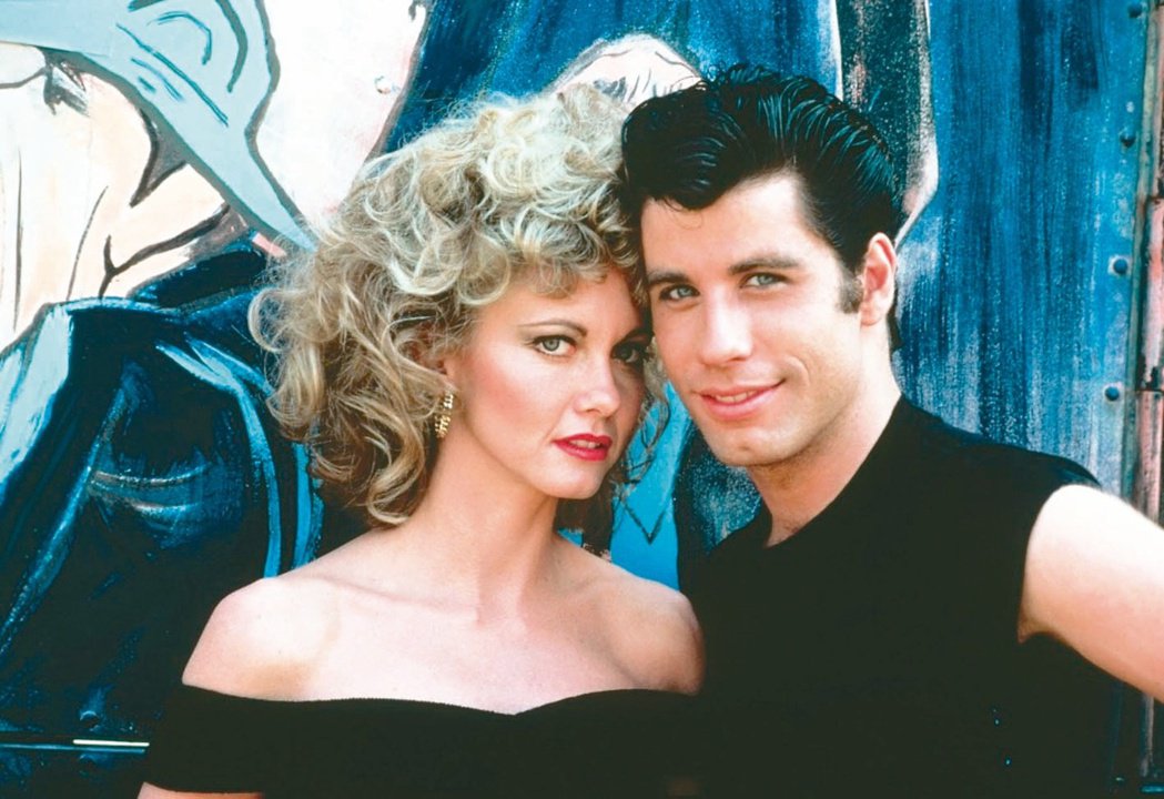 澳洲为奥莉维亚办国家追悼会 澳洲地标点亮粉红灯