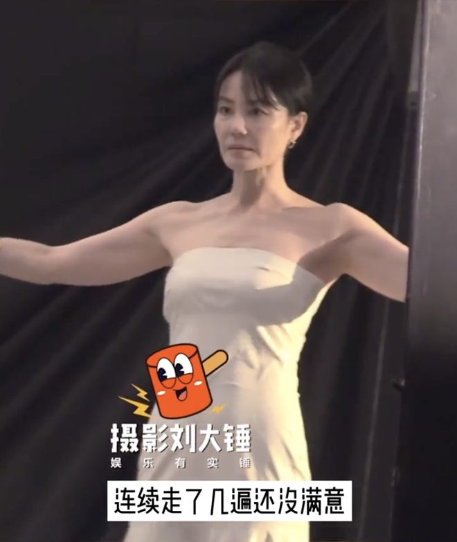 王菲拍广告罕晒性感 导演竟是王家卫