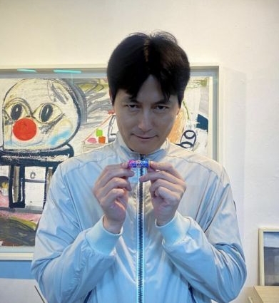 男神偷粉丝糖果?郑雨盛闹乌龙拍视频道歉