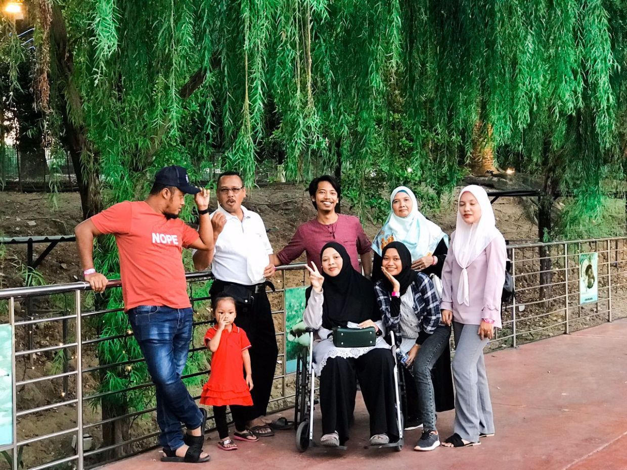 白发人送黑发人 父到亡女故居追忆哭断肠