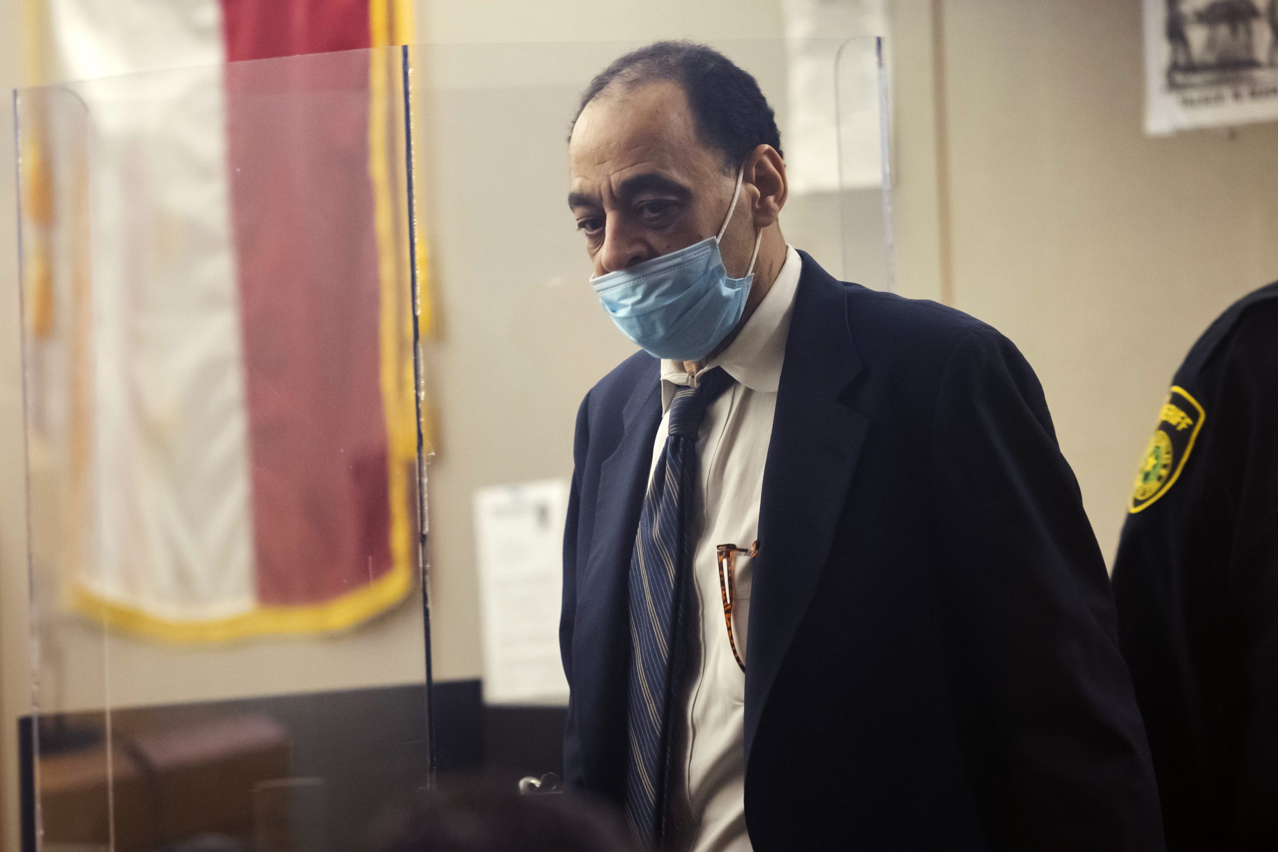 禁约会荣誉谋杀2女儿 父判囚终身母要他马上死